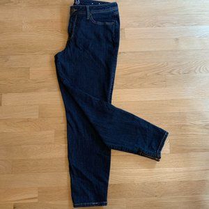 NWOT! Westport Signature Fit Ankle Jeans